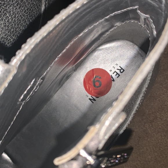 Kenneth Cole ankle booties - Picture 5 of 6